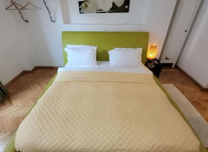 Anastasia Balcescu 2 Self Check Code In From 2pm Only Microwave Appartement *