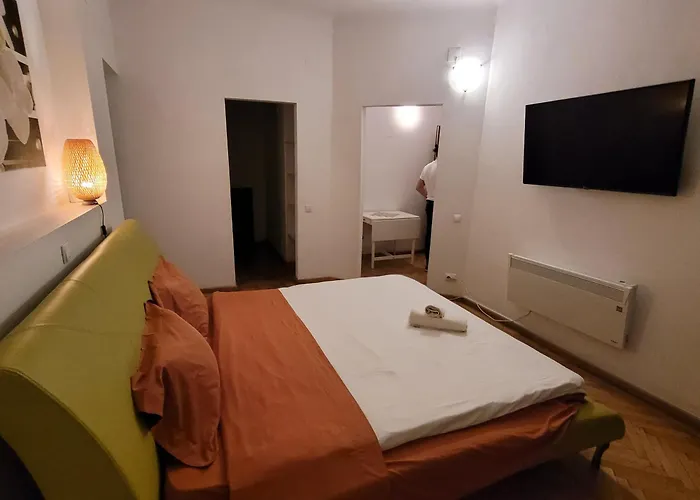 Anastasia Balcescu 2 Self Check Code In From 2pm Only Microwave *