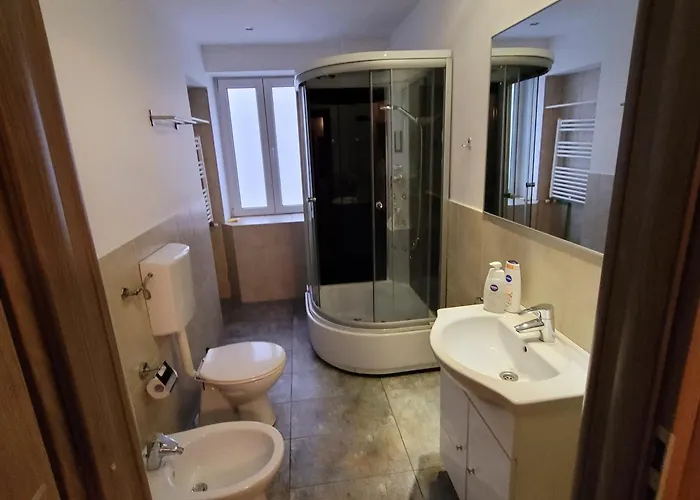 Anastasia Balcescu 2 Self Check Code In From 2pm Only Microwave Bucureşti