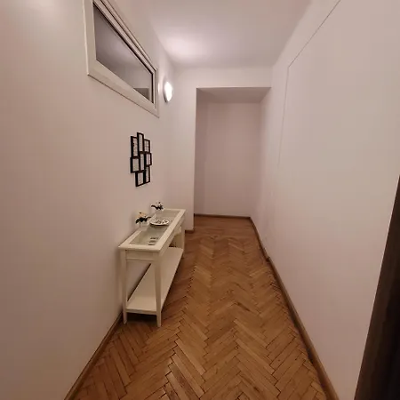 Anastasia Balcescu 2 Self Check Code In From 2pm Only Microwave 布加勒斯特